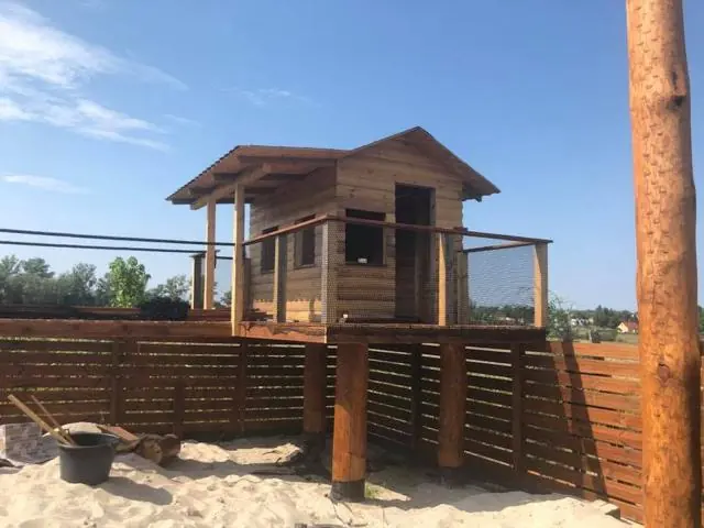 Holzkonstruktion für den Garten